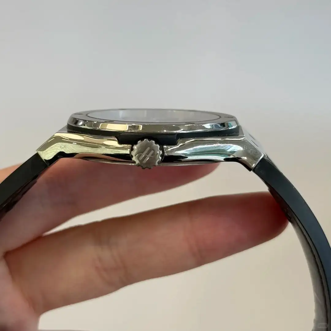 Hublot Classic Fusion Men Automatic Black Alligator Watch 565.NX.1171.LR