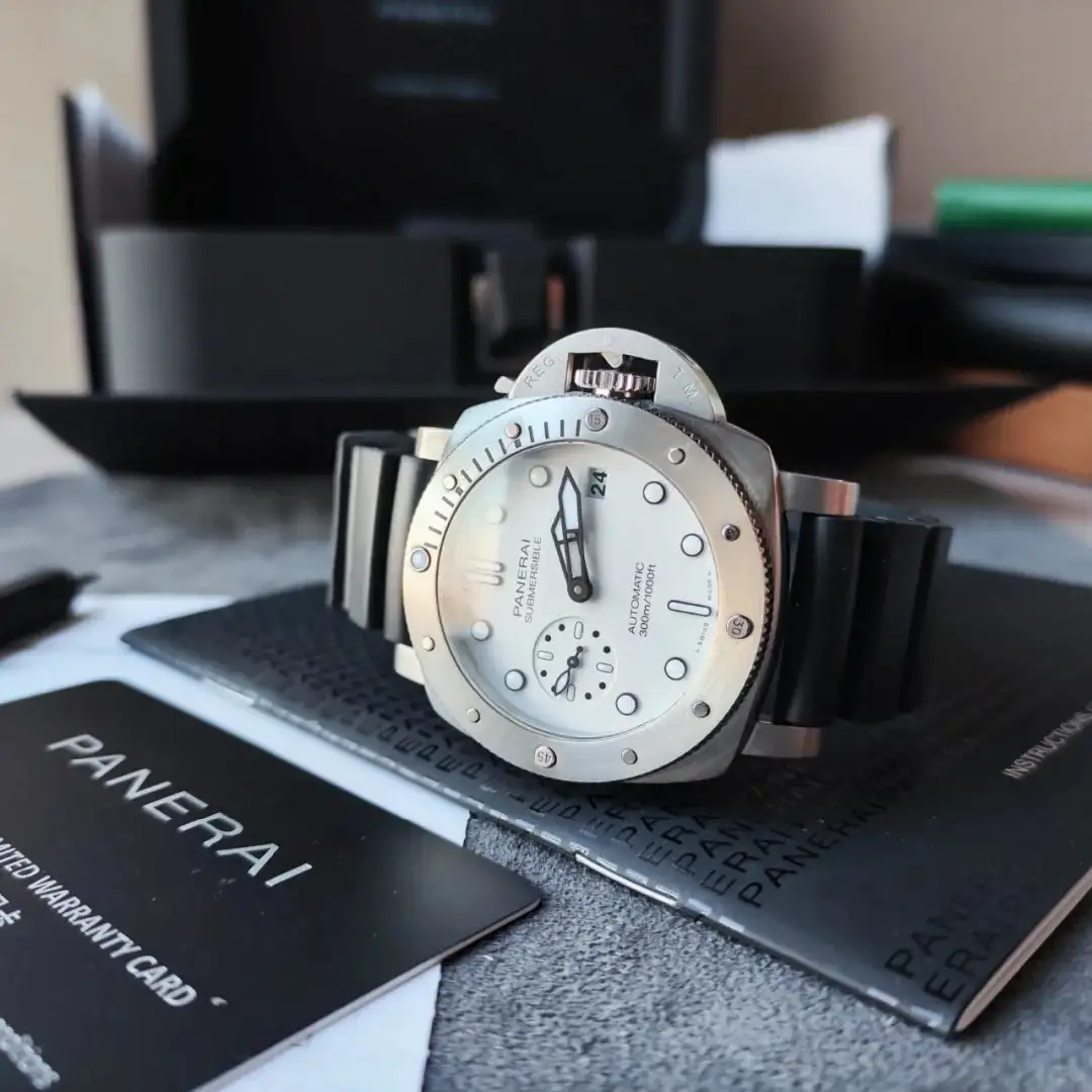 Panerai Submersible Men Automatic White Rubber Watch PAM01223