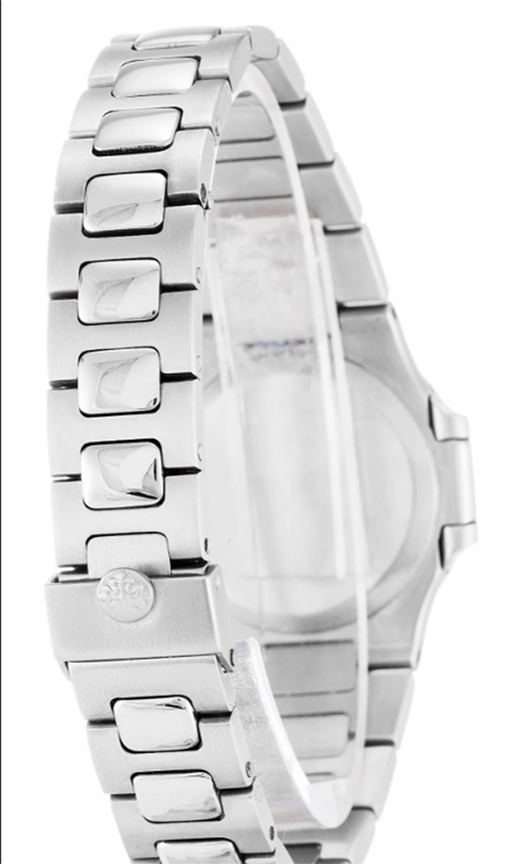 Patek Philippe Nautilus 4700/1 Women Quartz 30 MM