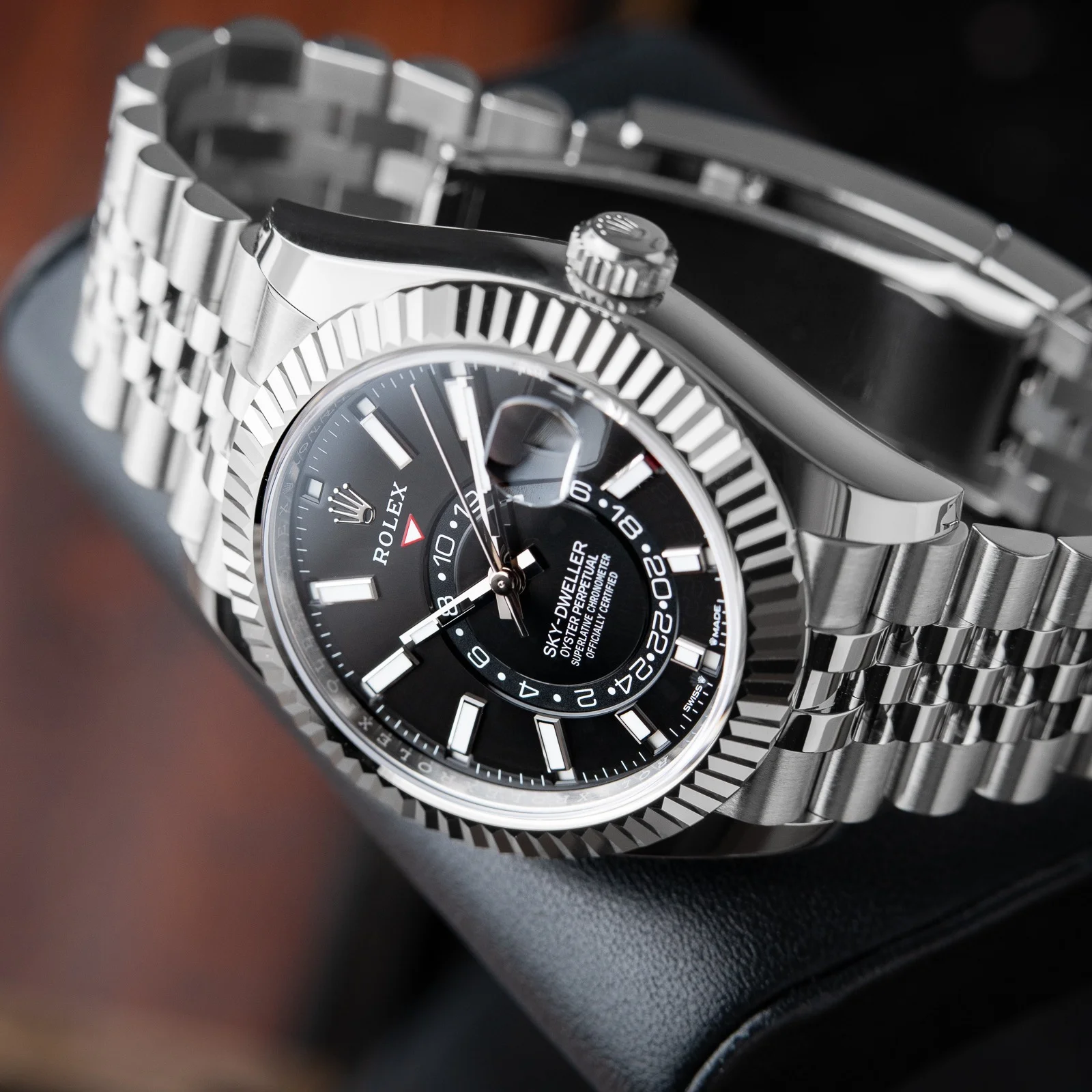 Superclone Rolex Sky-Dweller 42 mm Bright black Dial 336934 Jubilee