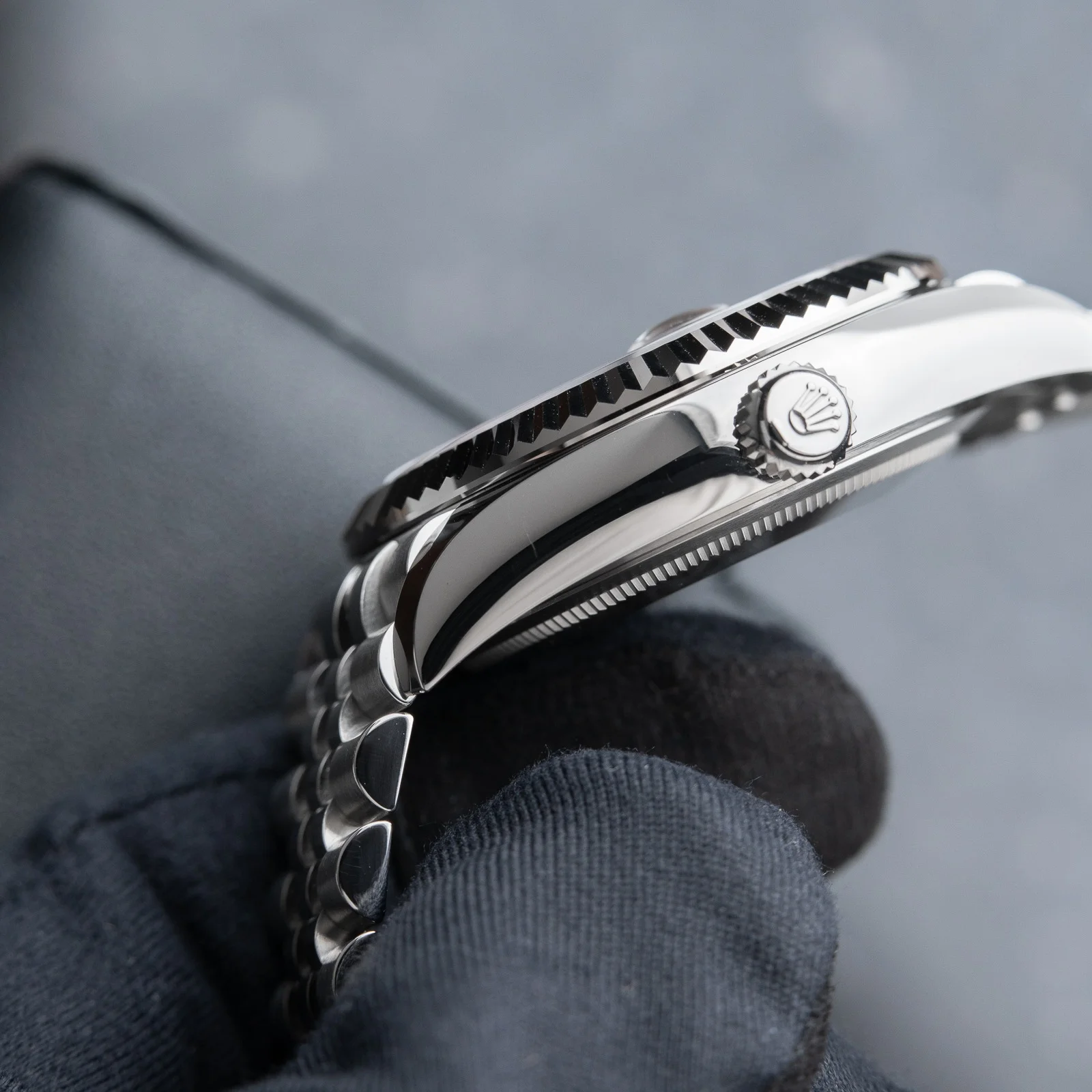 Superclone Rolex Sky-Dweller 42 mm Bright black Dial 336934 Jubilee