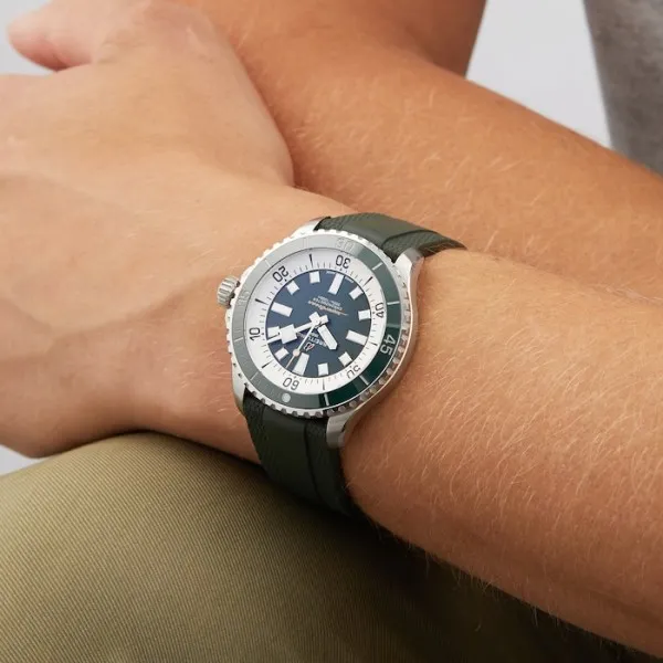 Breitling Superocean Men Automatic Green Rubber Watch A17376A31L1S1