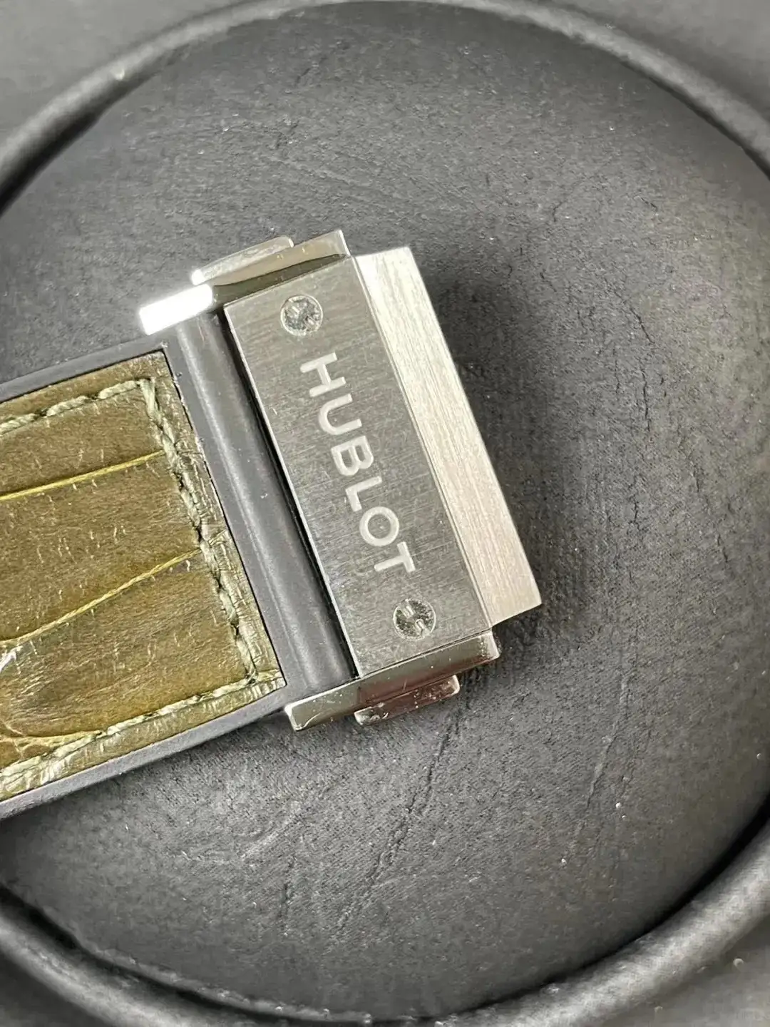 Hublot Classic Fusion Men Automatic Green Alligator Watch 541.NX.8970.LR