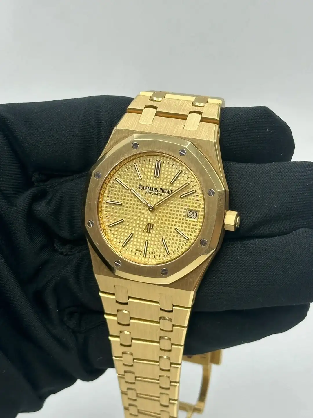 Audemars Piguet Royal Oak Jumbo Extra-Thin Gold 15202BA.OO.1240BA.02