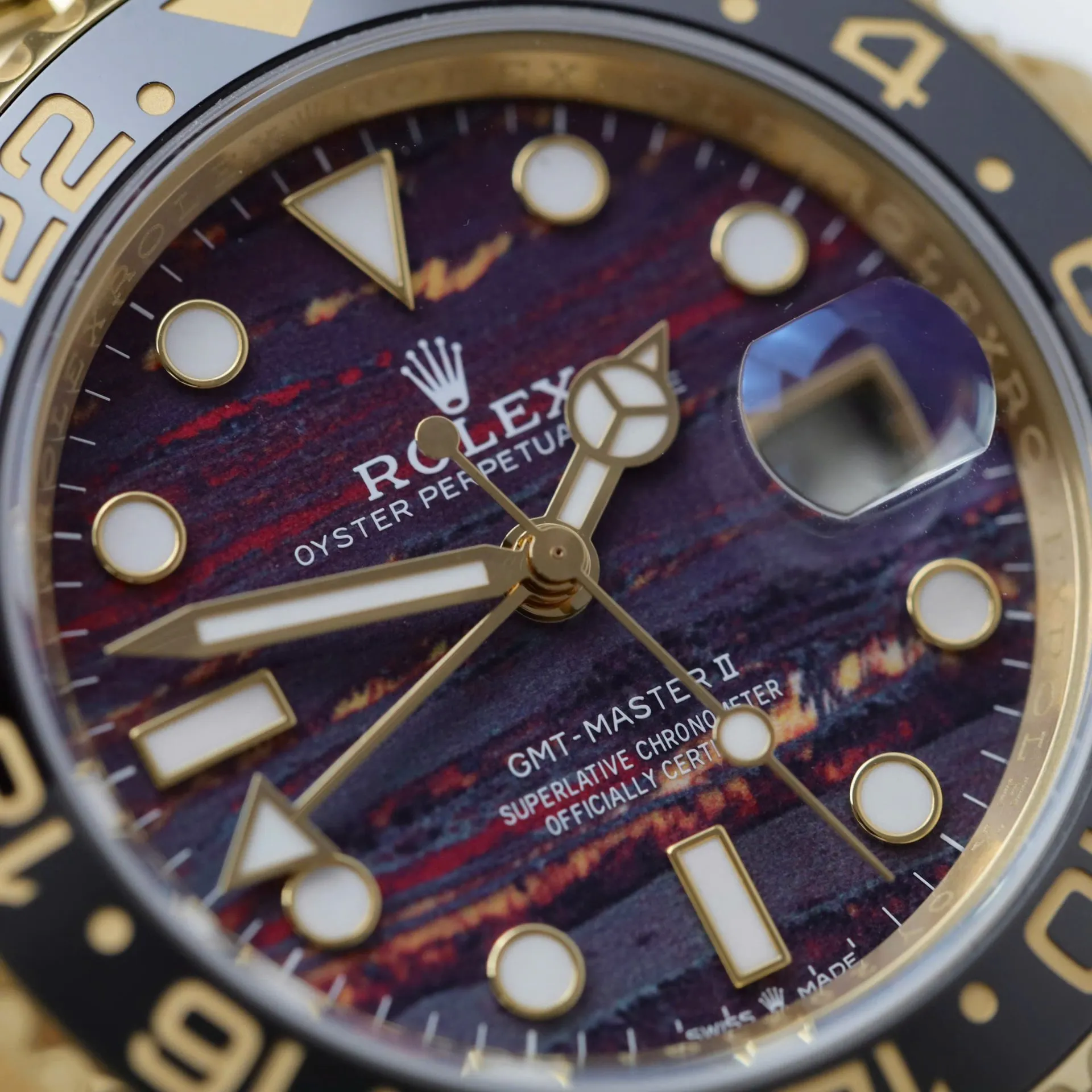 Superclone Rolex GMT-Master II 40 mm 126718GRNR Tiger Iron Dial
