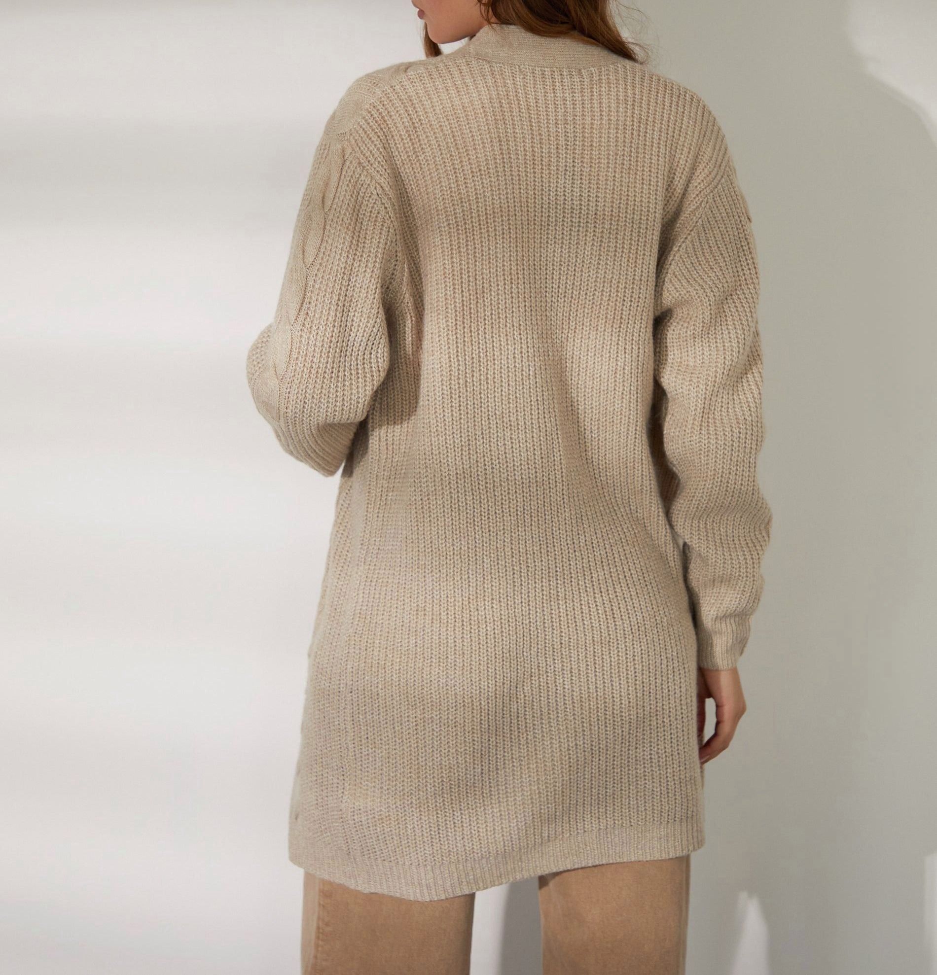 Cozy Women’s Beige Cable-Pattern Knit Cardigan