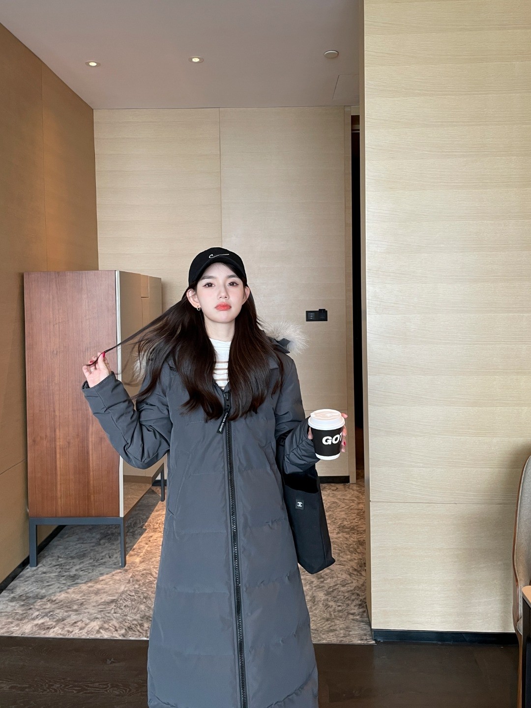 Mystique Parka Performance Satin Carbon Grey