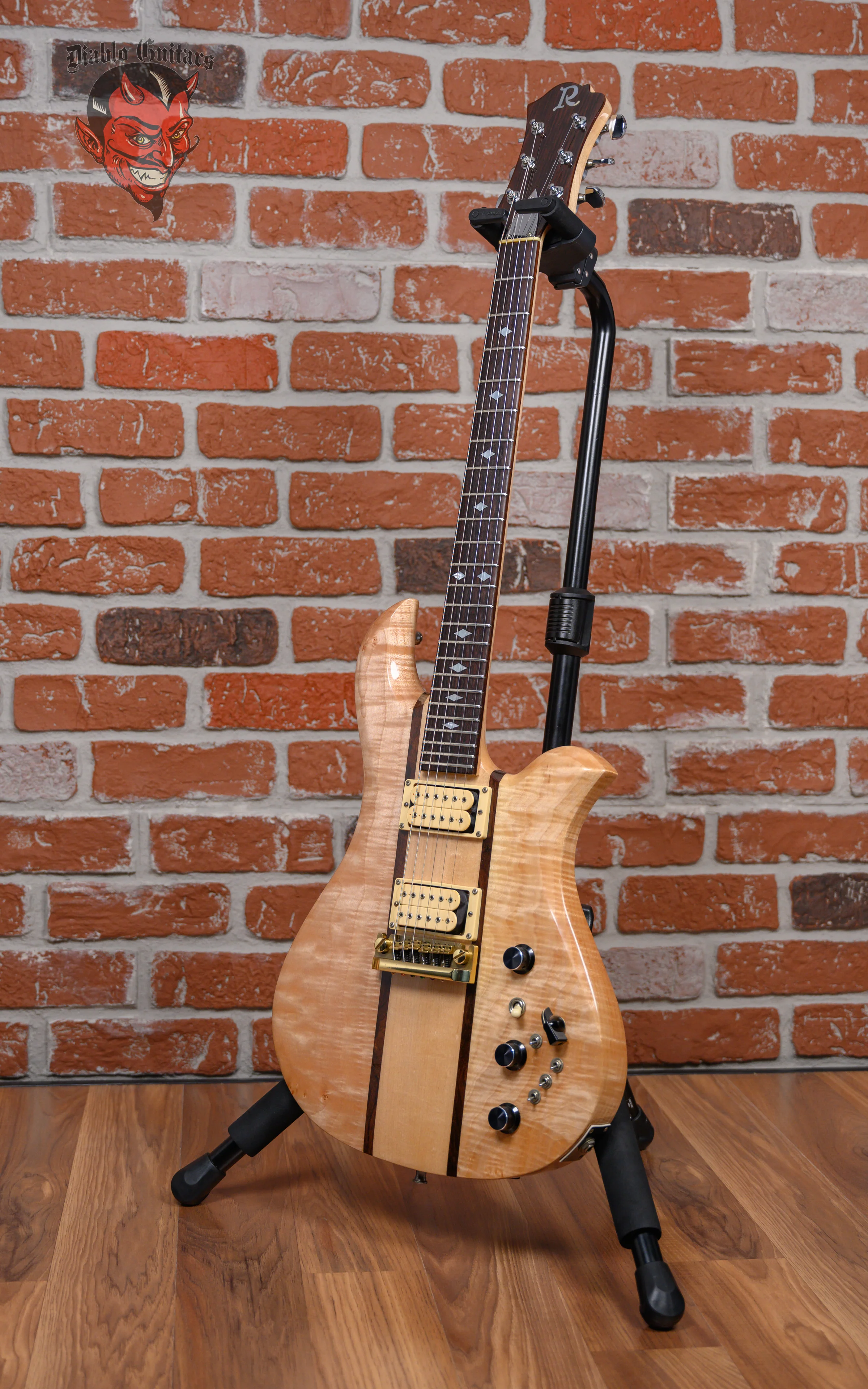 B.C. Rich Eagle Deluxe Natural 1983 w/Hard Shell Case