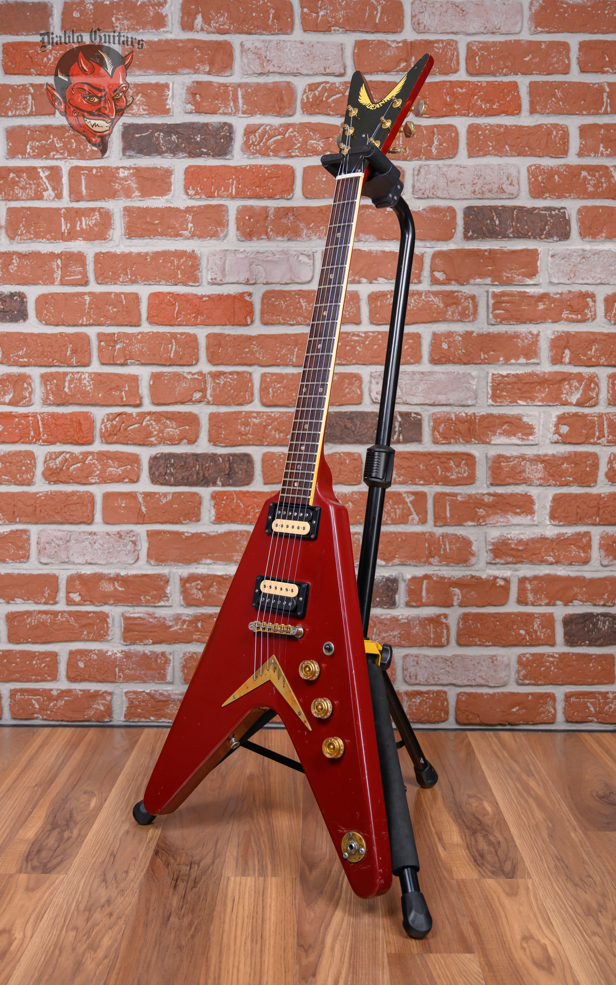 Dean V Cherry 1981 w/Hard Shell Case