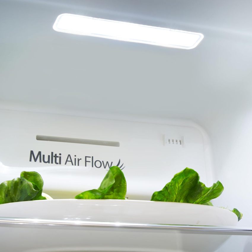 Hisense RS694N4ICE Freestanding American Side-by-Side Fridge Freezer - Total No Frost - Plumbed Water and Ice Dispenser - 562 liters - Stainless Steel - E Rated Energy Class E