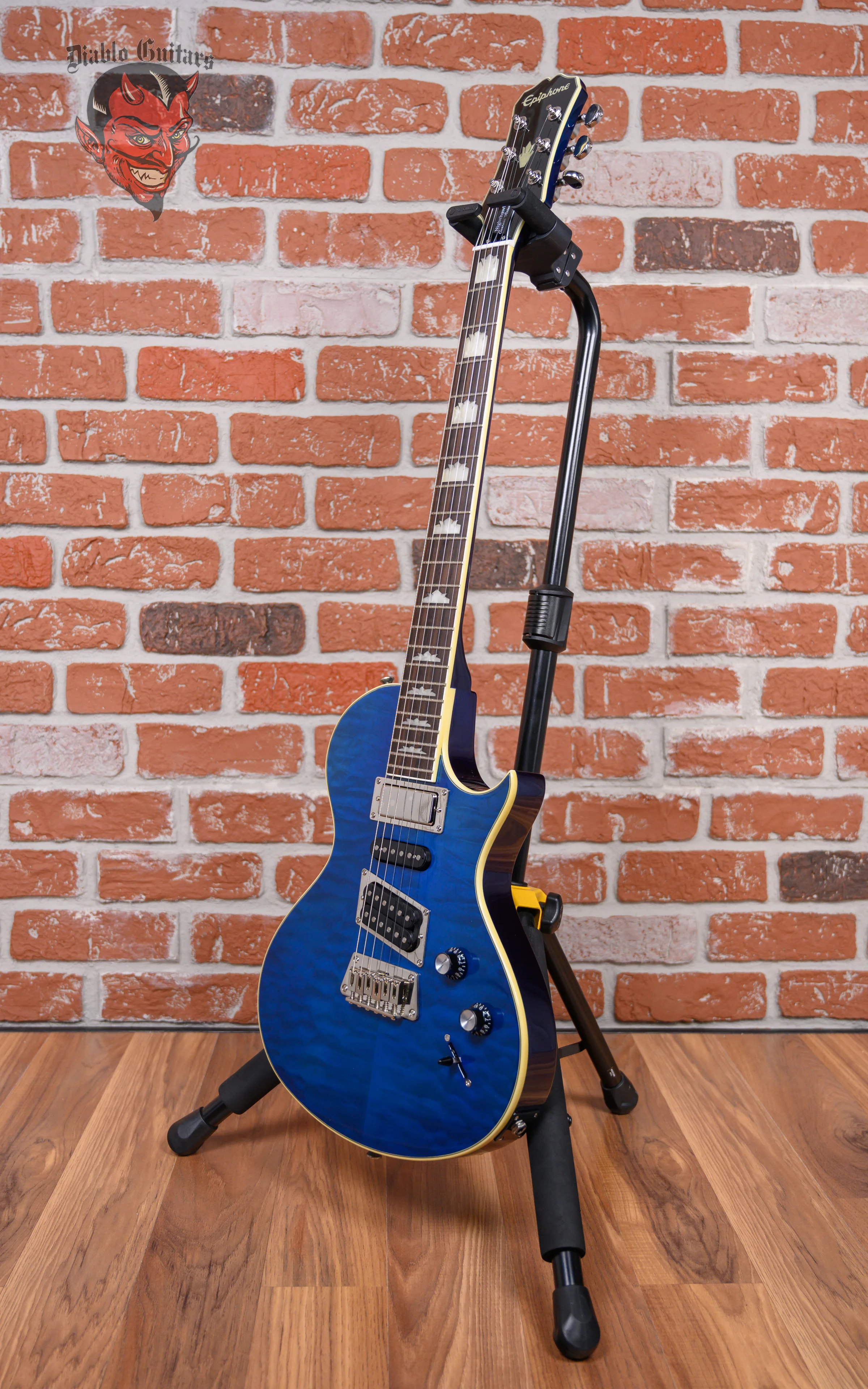 Epiphone Nighthawk Custom Quilted Maple Top Transparent Blue 2015 w/Hard Shell Case