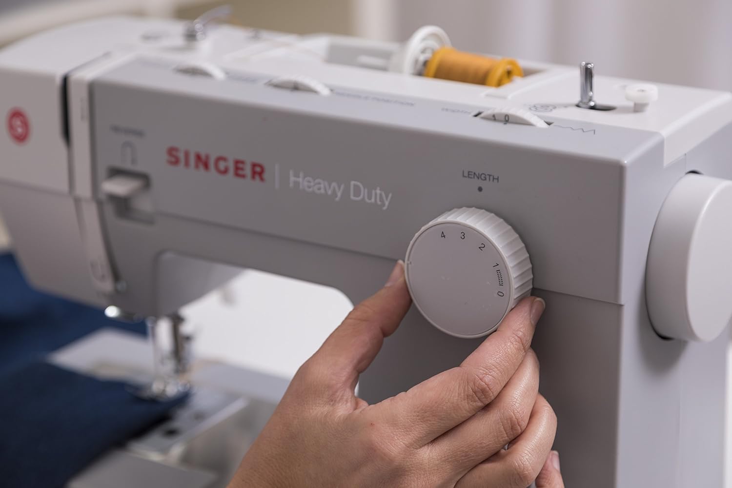 SINGER Heavy Duty 4411 High Speed Sewing Machine with Accessory Kit | Strong Motor With Enhanced Piercing Power, 69 Stitch Applications, Full Metal frame, 4-step Buttonhole & LED Light