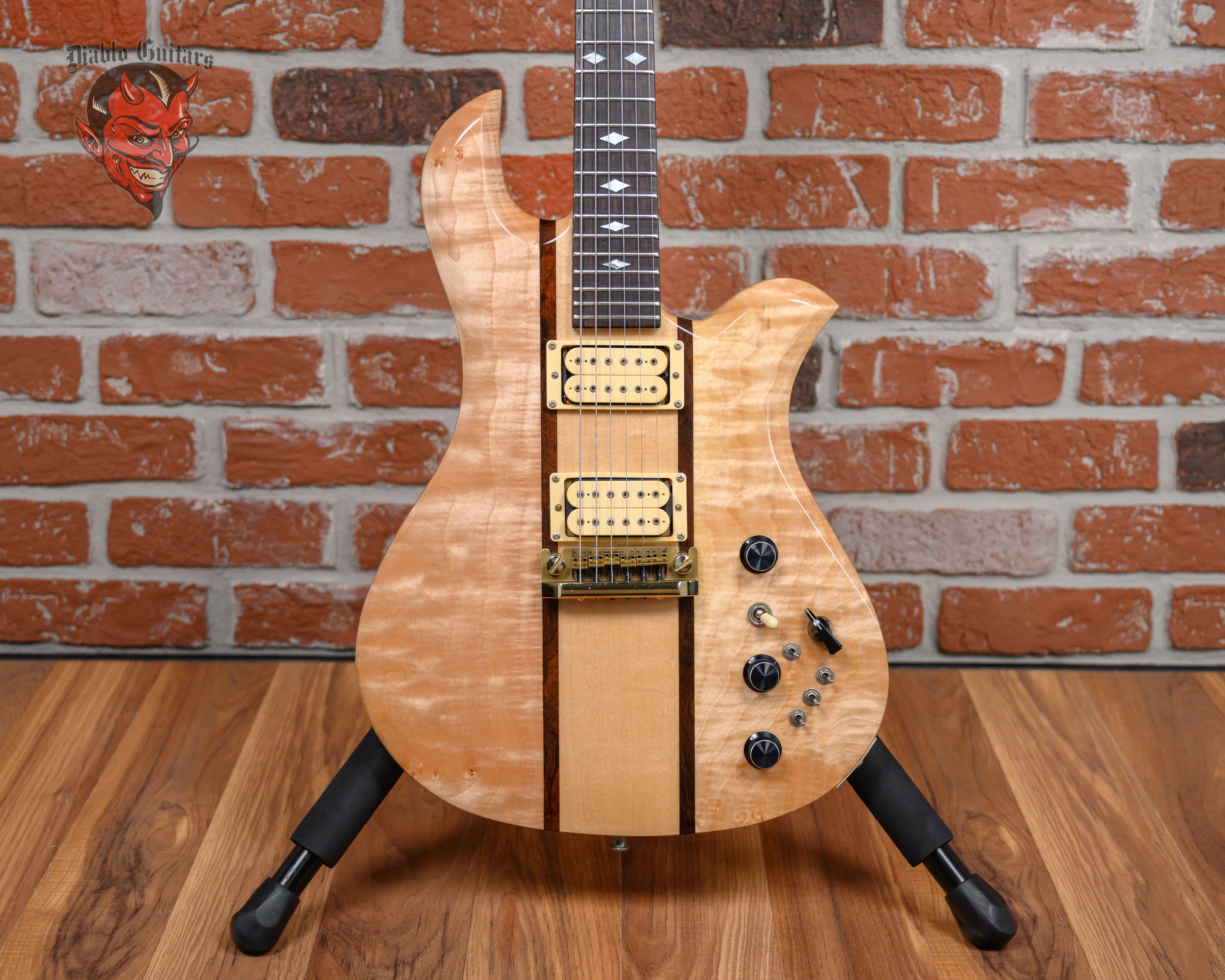 B.C. Rich Eagle Deluxe Natural 1983 w/Hard Shell Case