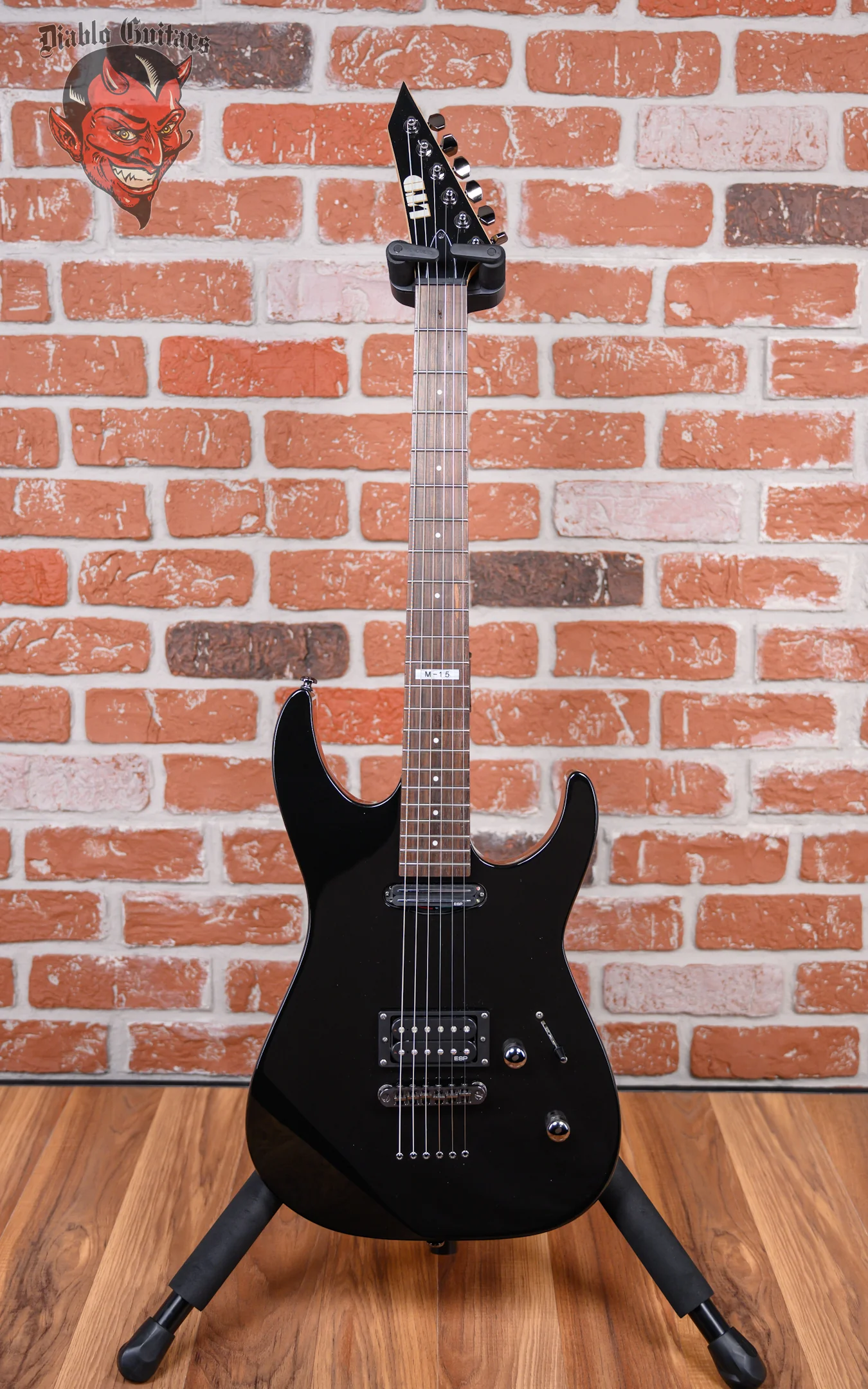 ESP LTD M-15 Gloss Black 2010 w/Hardshell Case