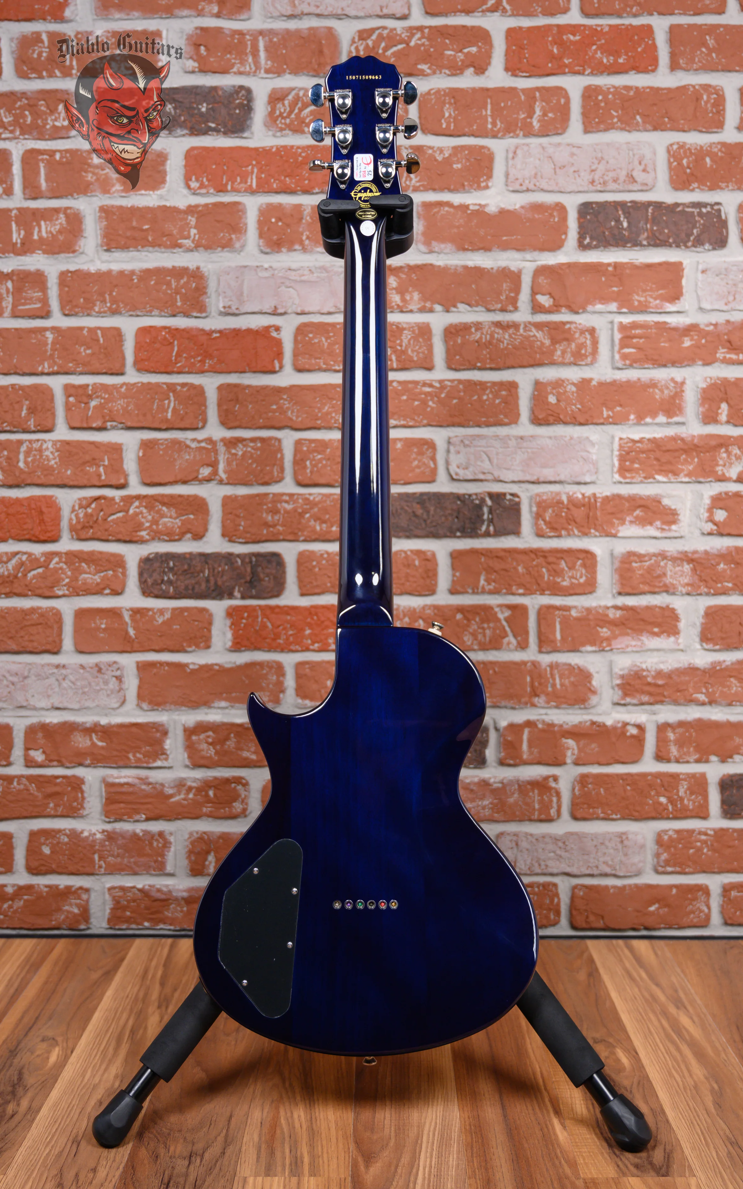 Epiphone Nighthawk Custom Quilted Maple Top Transparent Blue 2015 w/Hard Shell Case