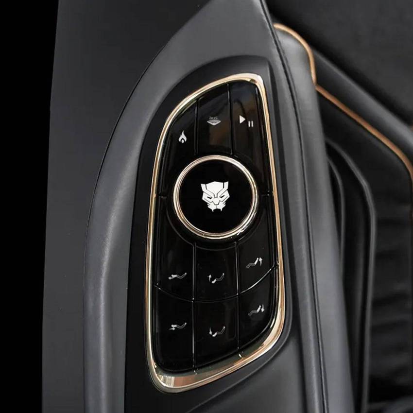 Daiwa Black Panther Supreme Hybrid Massage Chair