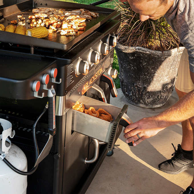 Blackstone Patio 36 Cabinet Griddle w/Air Fryer and Deluxe Tool Kit
