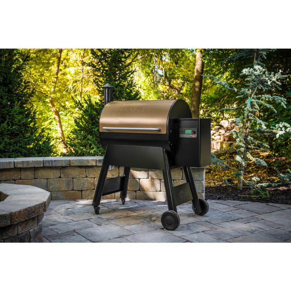 Pro 780 Wifi Pellet Grill and Smoker in Bronze