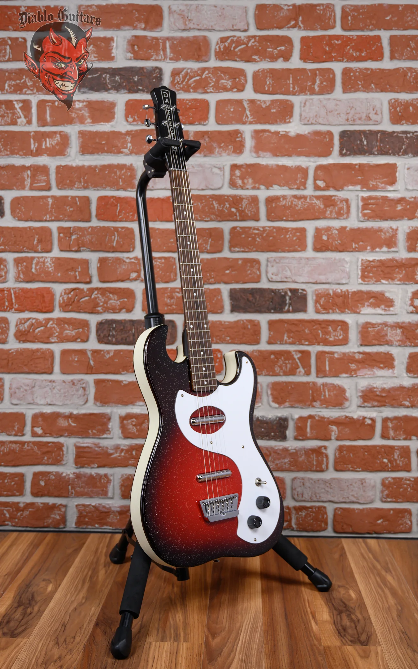 Danelectro Dano '63 Reissue Red Sparkle Burst 2014 w/Hardshell Case