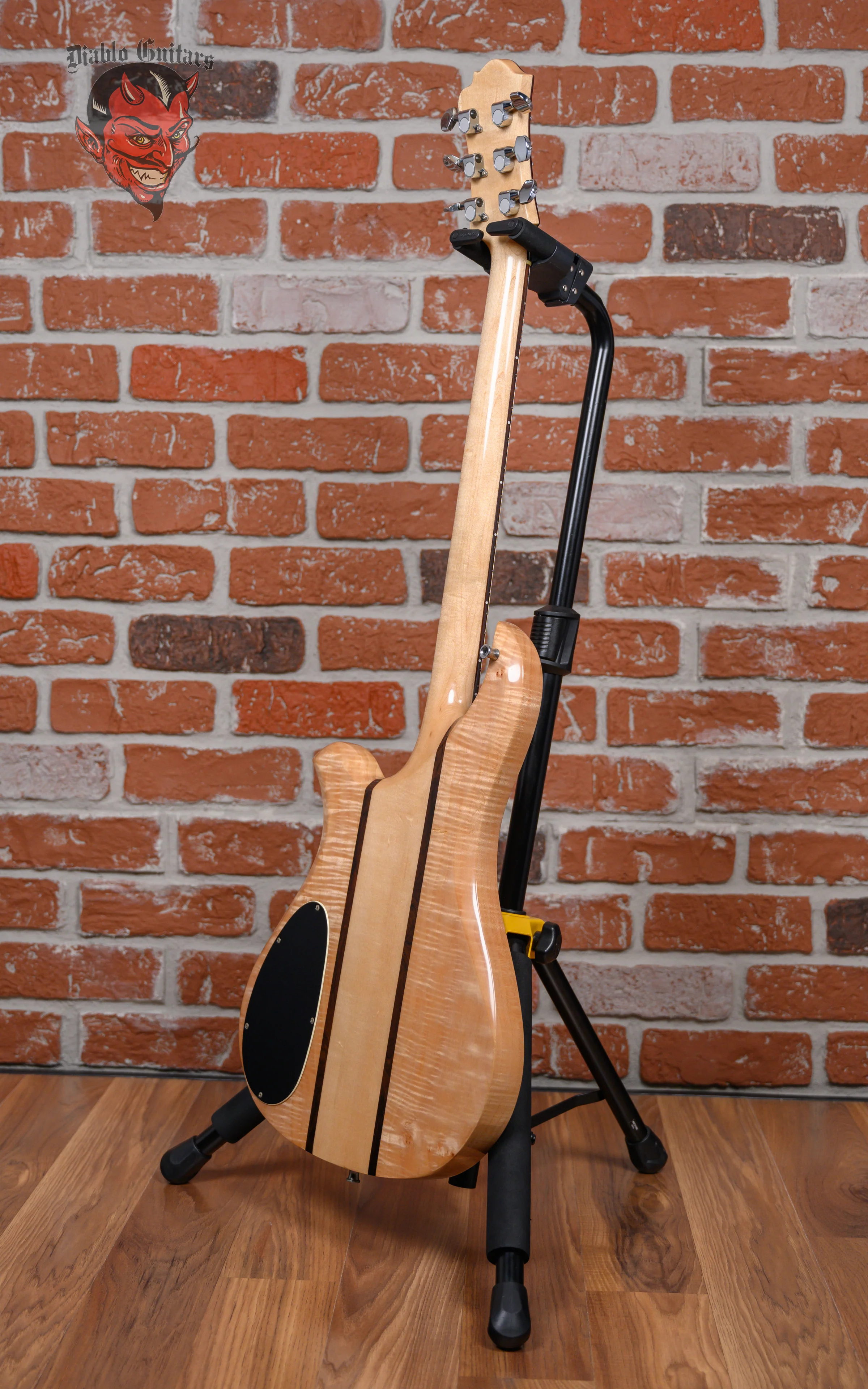 B.C. Rich Eagle Deluxe Natural 1983 w/Hard Shell Case