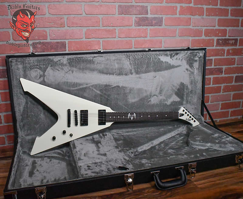 ESP LTD Vulture James Hetfield Signature Olympic White 2023 w/OHSC (B-Stock)