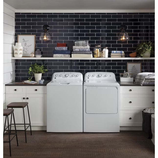 GE 7.2-cu ft Electric Dryer (White)