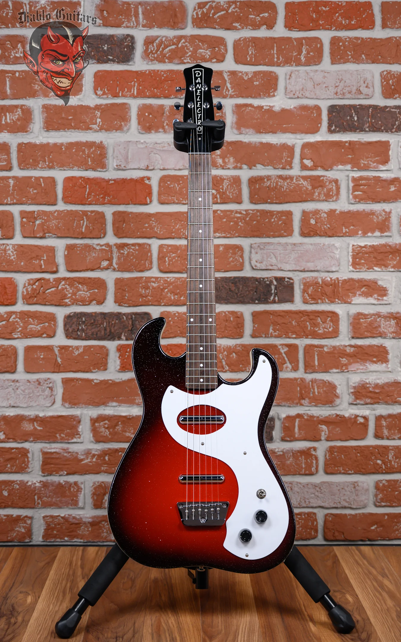 Danelectro Dano '63 Reissue Red Sparkle Burst 2014 w/Hardshell Case