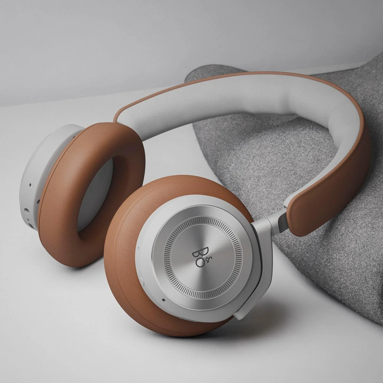 Bang & Olufsen Beoplay HX �C Comfortable Wireless ANC Over-Ear Headphones - Timber