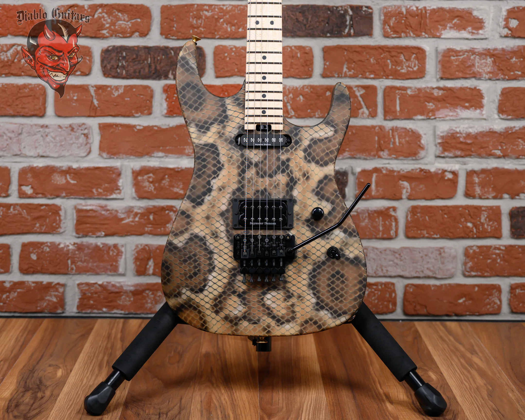 Charvel USA Custom Shop Warren DeMartini USA Signature Snakeskin Graphic 2024 w/OHSC