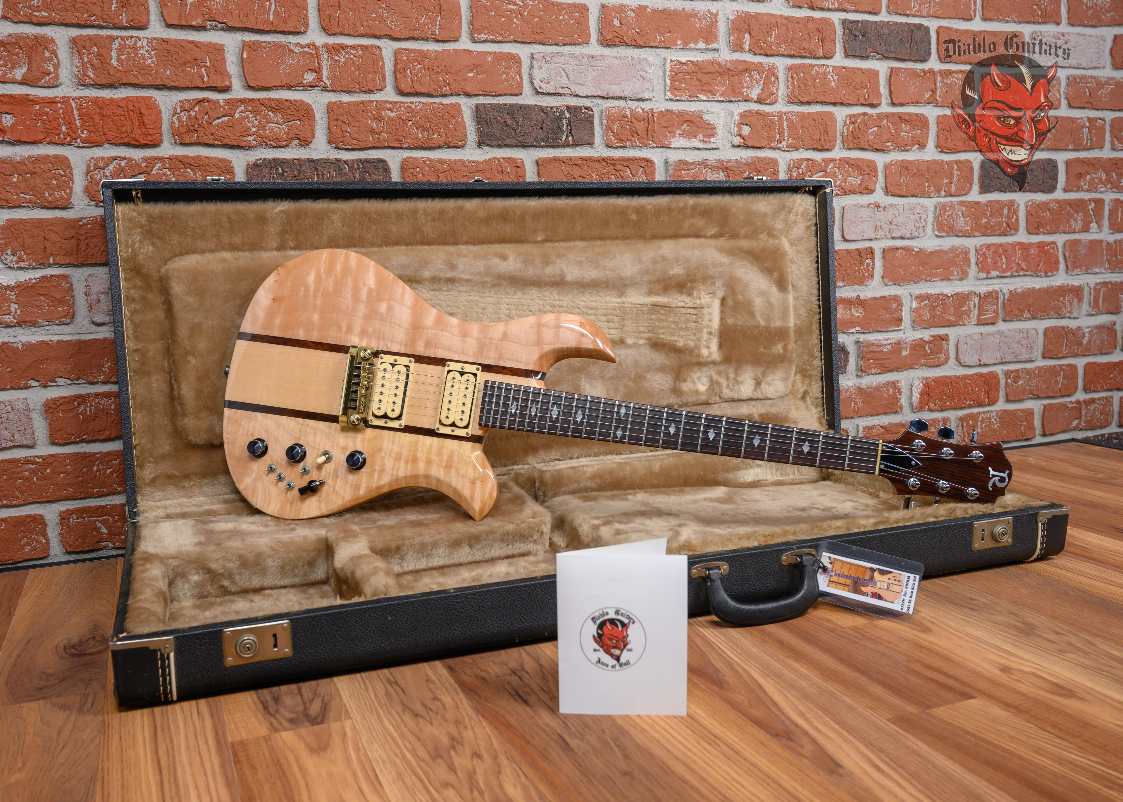 B.C. Rich Eagle Deluxe Natural 1983 w/Hard Shell Case