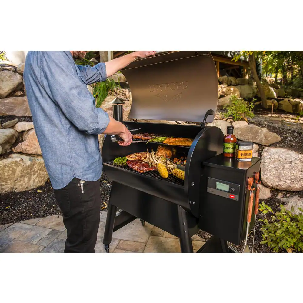 Pro 780 Wifi Pellet Grill and Smoker in Bronze