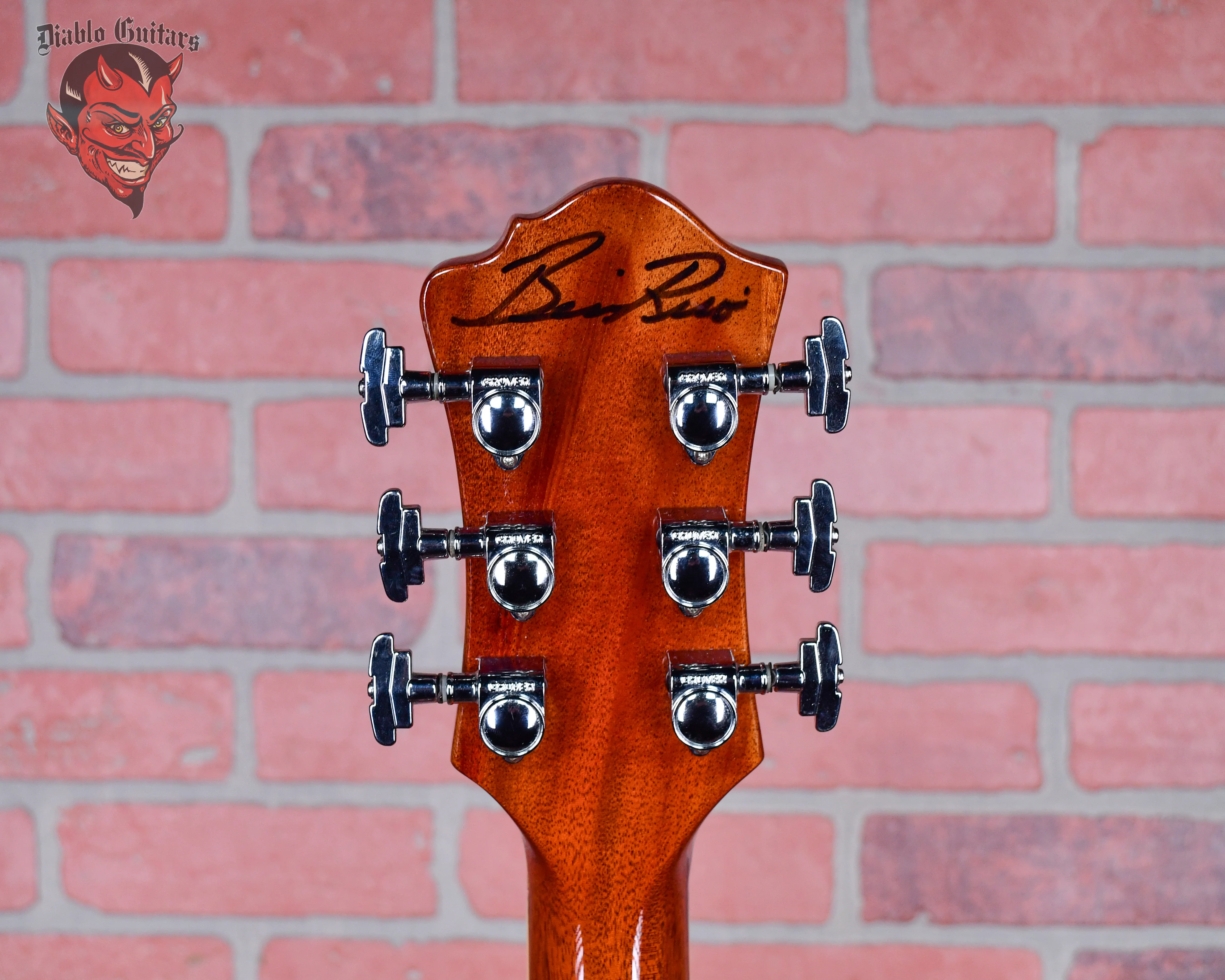 B.C. Rich USA Mockingbird Archtop Flame Maple Top in Natural Finish 2000 w/OHSC