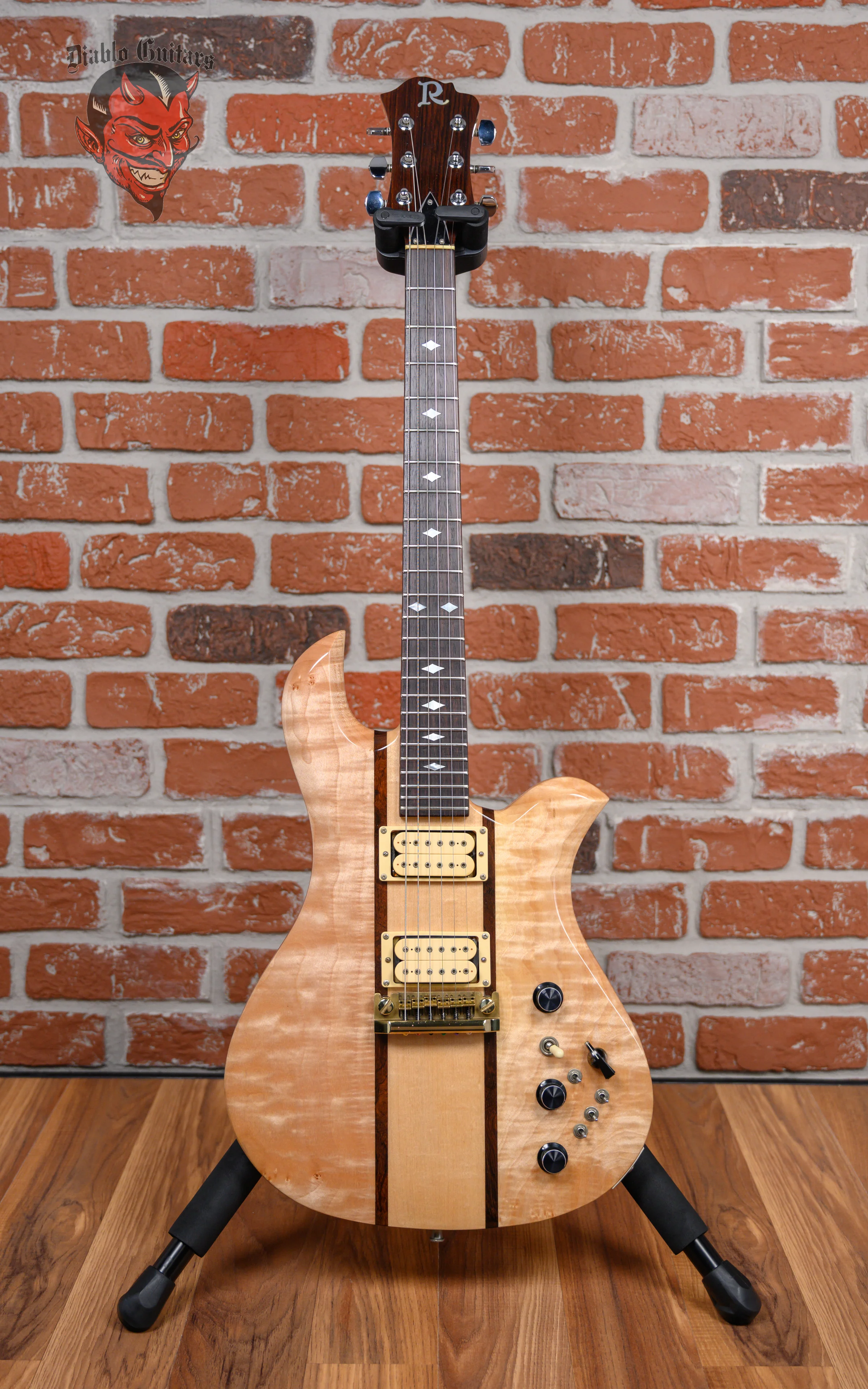 B.C. Rich Eagle Deluxe Natural 1983 w/Hard Shell Case