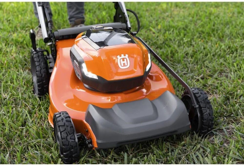 Husqvarna Lawn Xpert LE322R 40-Volt 21-in Self-propelled Cordless Lawn Mower (Battery & Charger Not Included)