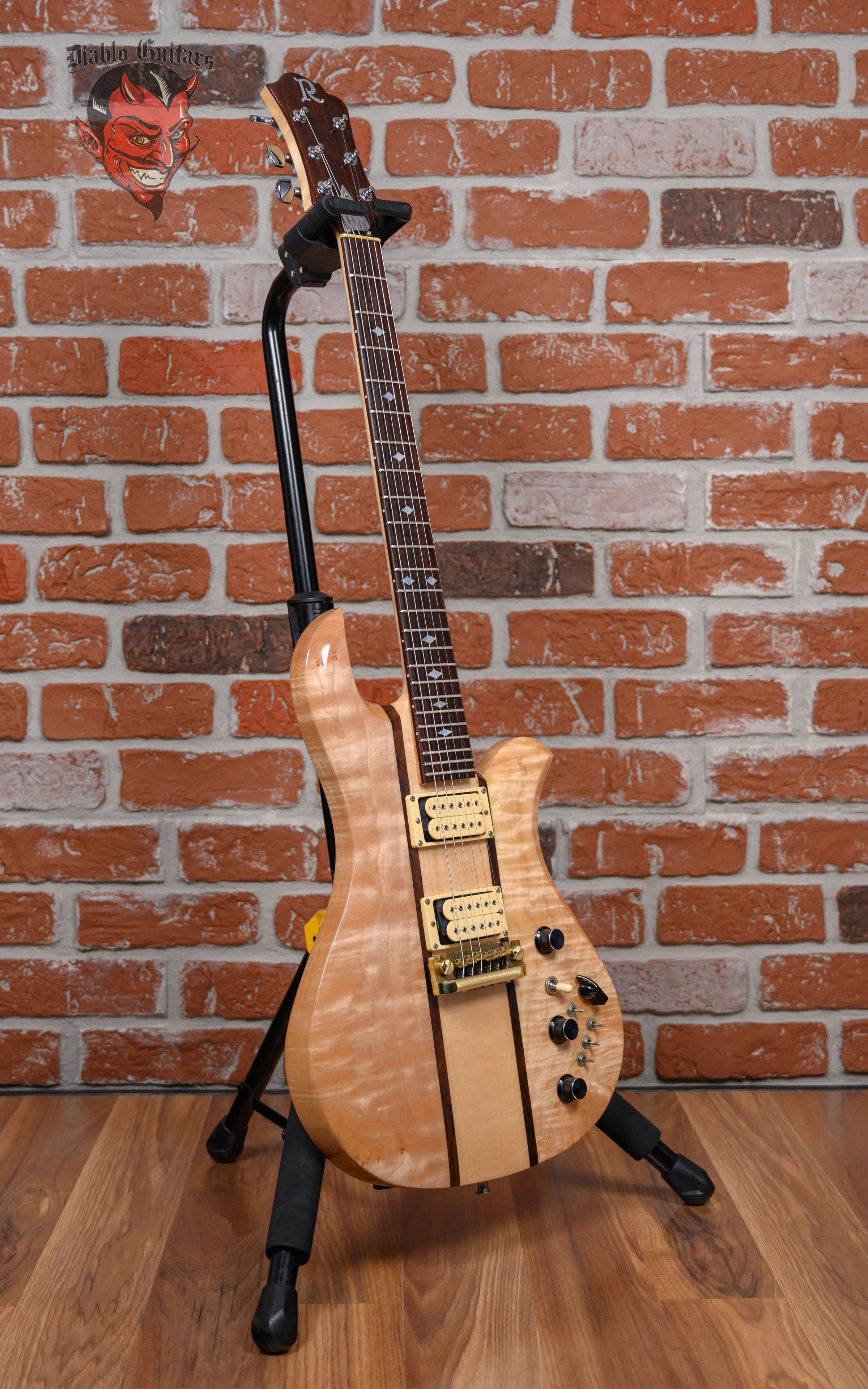 B.C. Rich Eagle Deluxe Natural 1983 w/Hard Shell Case