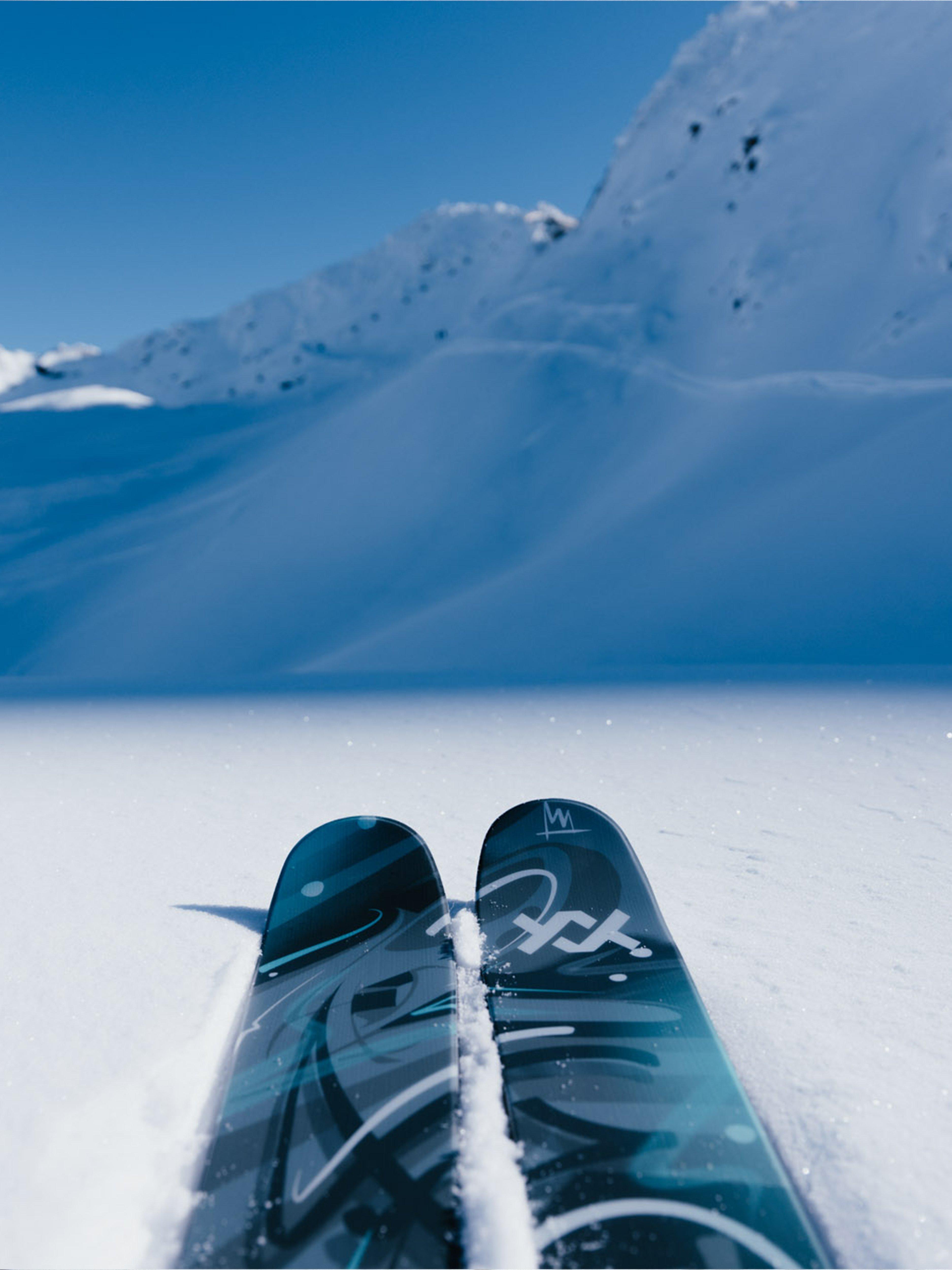 Vlkl Revolt 104 Skis 2025