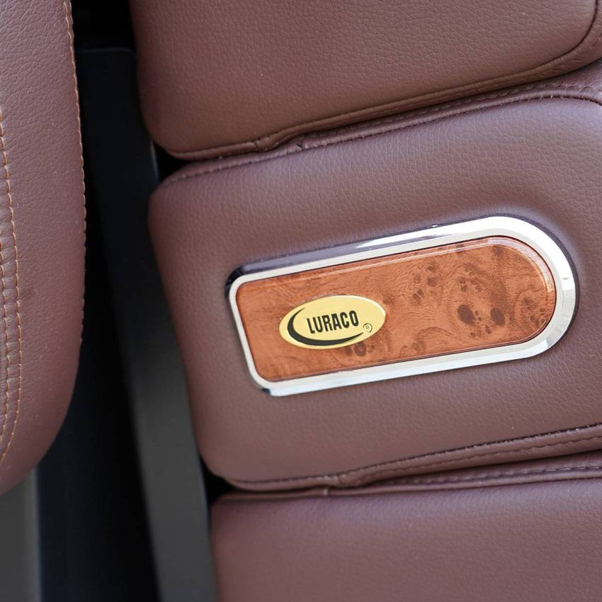 Luraco i9 Max Plus Billionaire Edition Medical Massage Chair