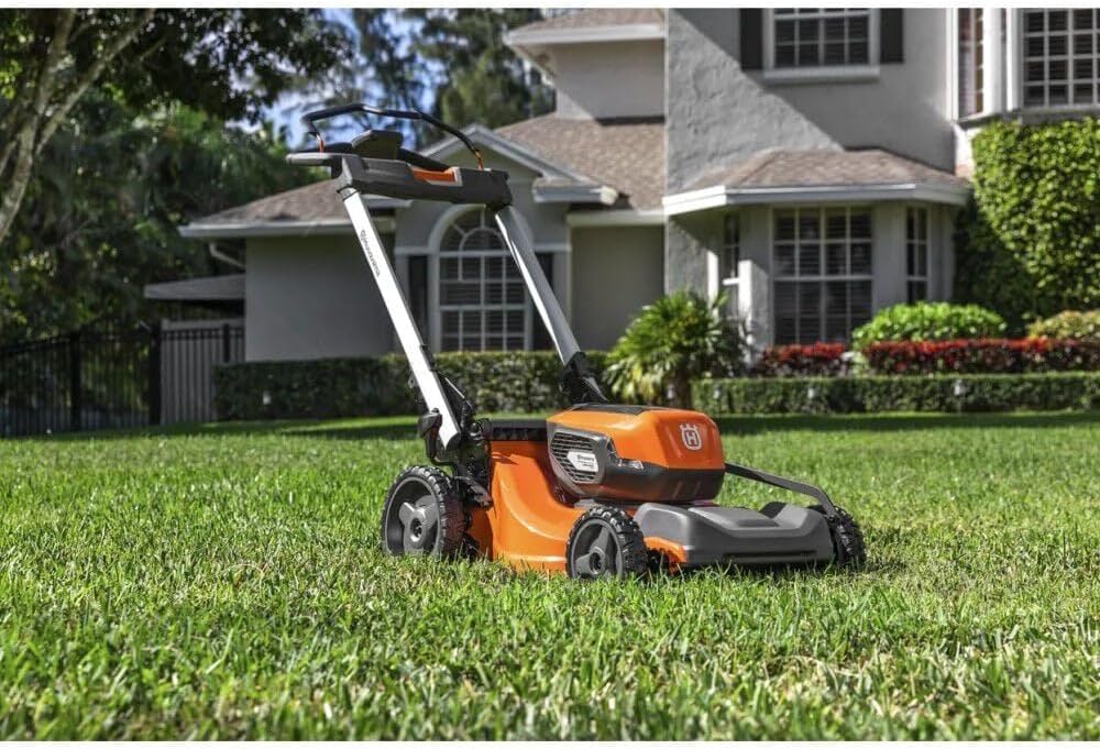 Husqvarna Lawn Xpert LE322R 40-Volt 21-in Self-propelled Cordless Lawn Mower (Battery & Charger Not Included)