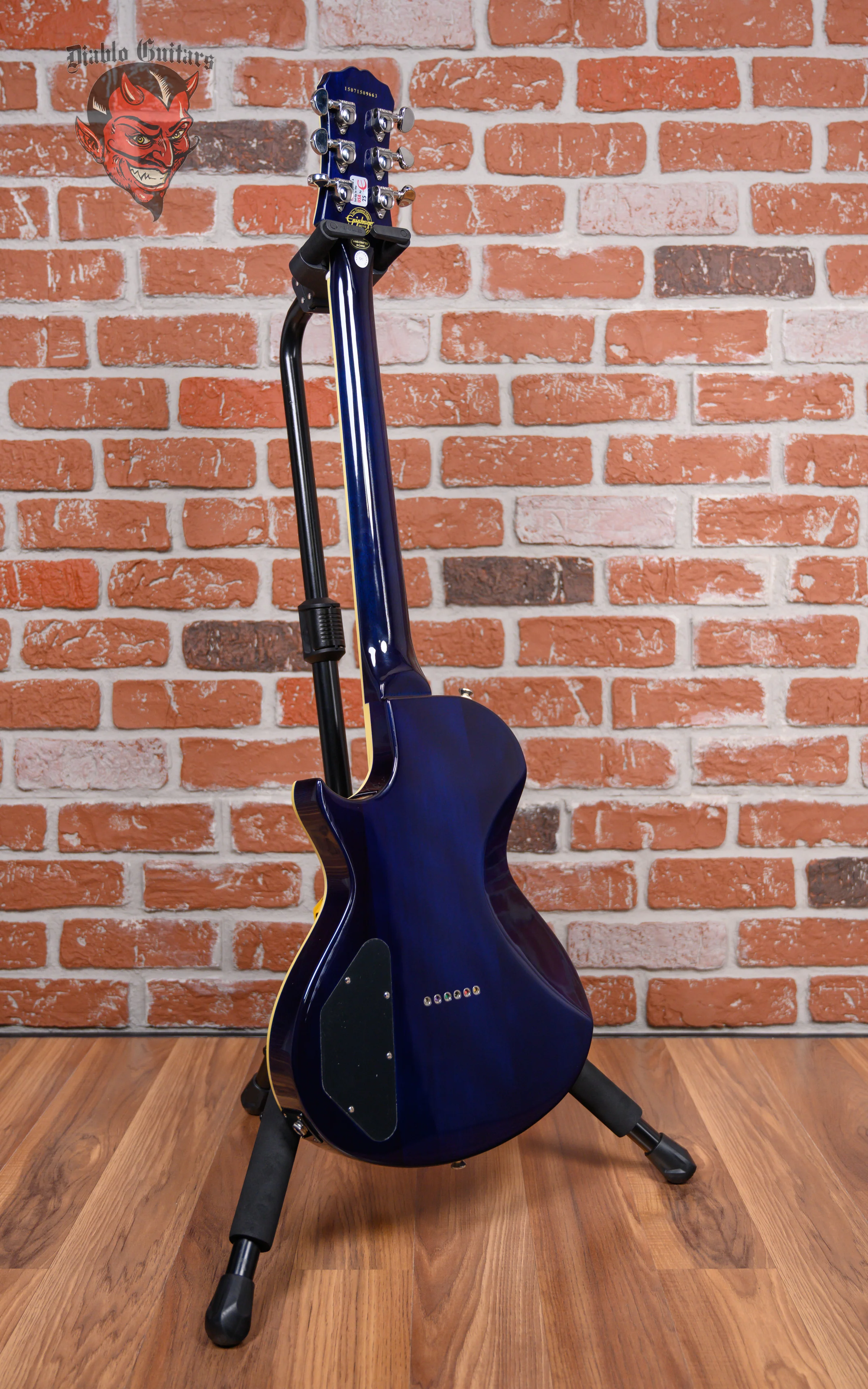 Epiphone Nighthawk Custom Quilted Maple Top Transparent Blue 2015 w/Hard Shell Case