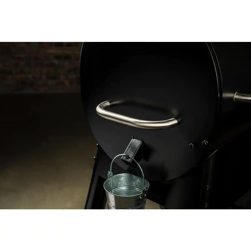 Pro 575 Wifi Pellet Grill and Smoker in Black