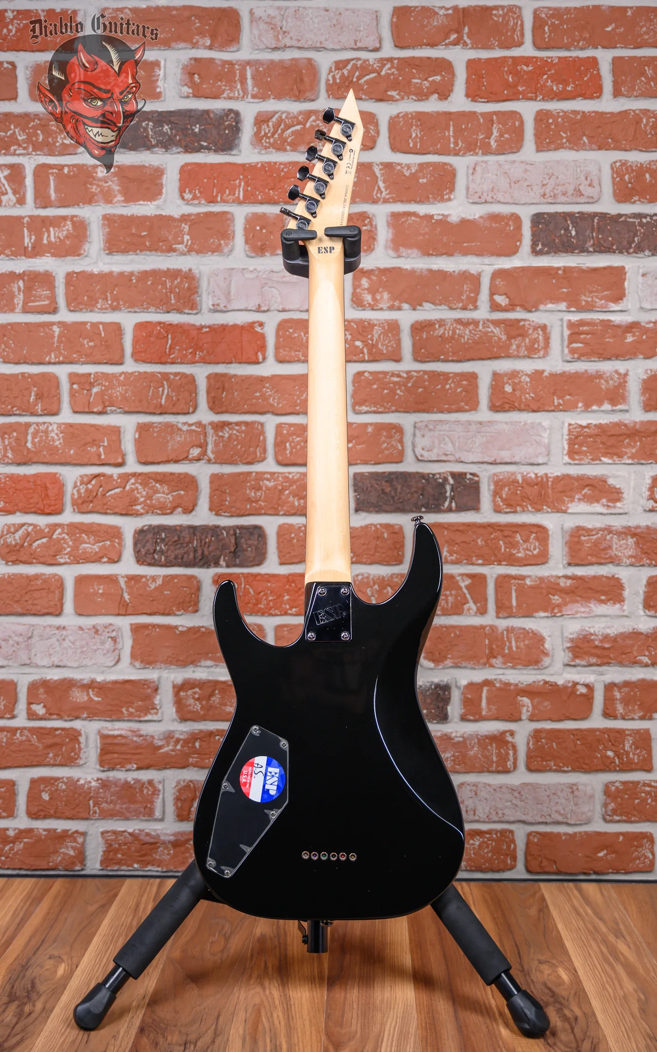 ESP LTD M-15 Gloss Black 2010 w/Hardshell Case