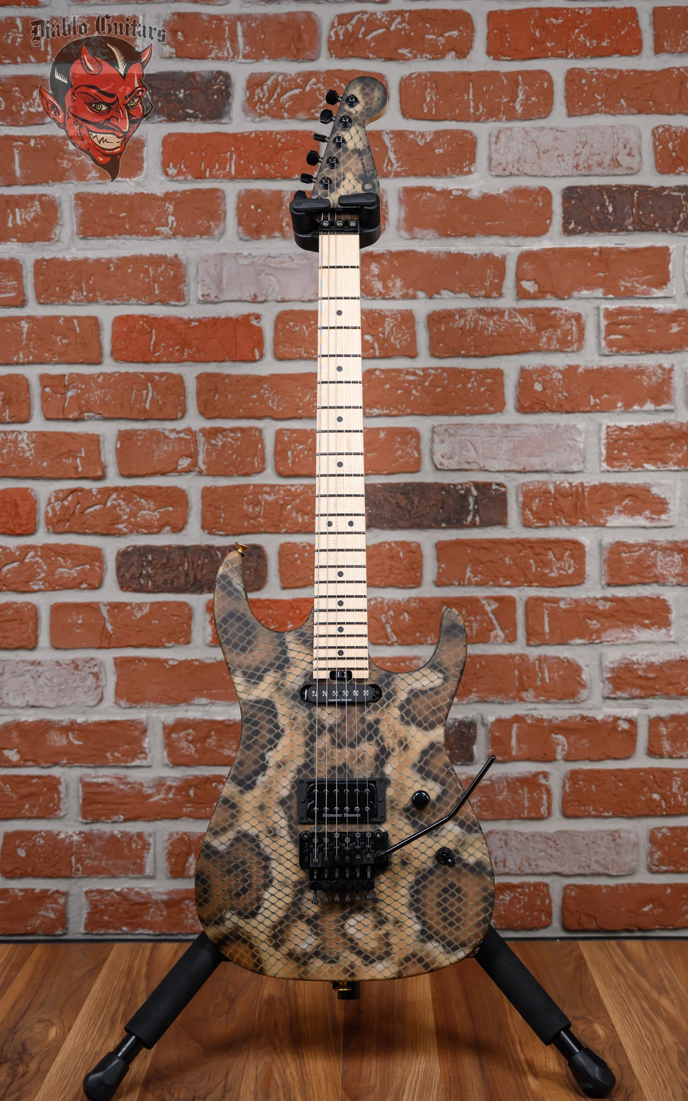 Charvel USA Custom Shop Warren DeMartini USA Signature Snakeskin Graphic 2024 w/OHSC
