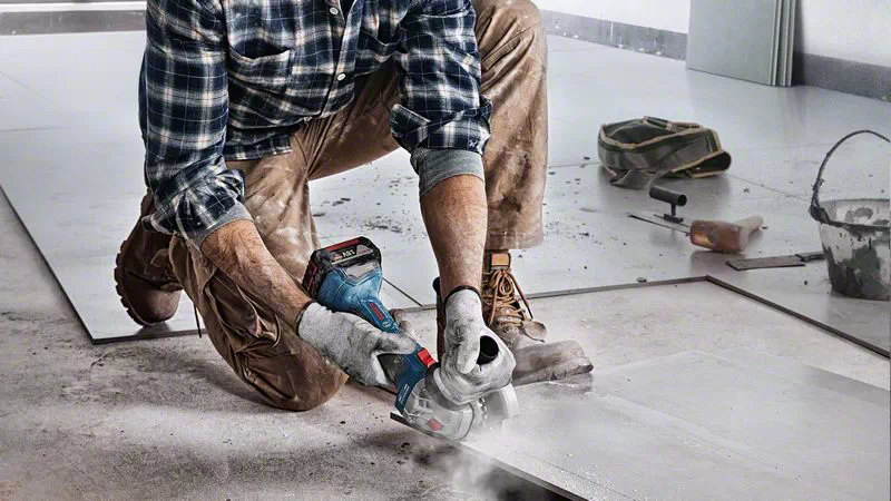 BOSCH COMBI-KIT 3 OUTILS 18V : GSB 18V-45 + GDX 18V-200 + GWS 18V-7 + 2 BATTERIES 5,0 AH + GAL 18V-40 + SAC M (C) PROFESSIONAL