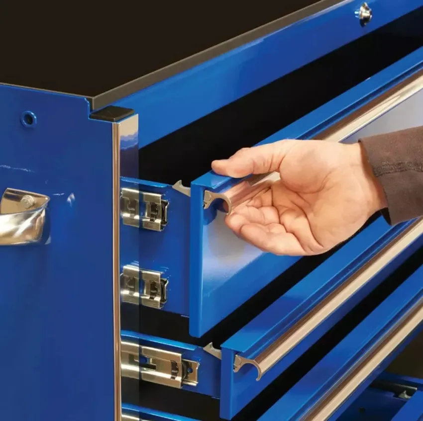 EXTREME TOOLS RX SERIES 55" 12-DRAWER ROLLER WITH HUTCH AND SIDE BOXES