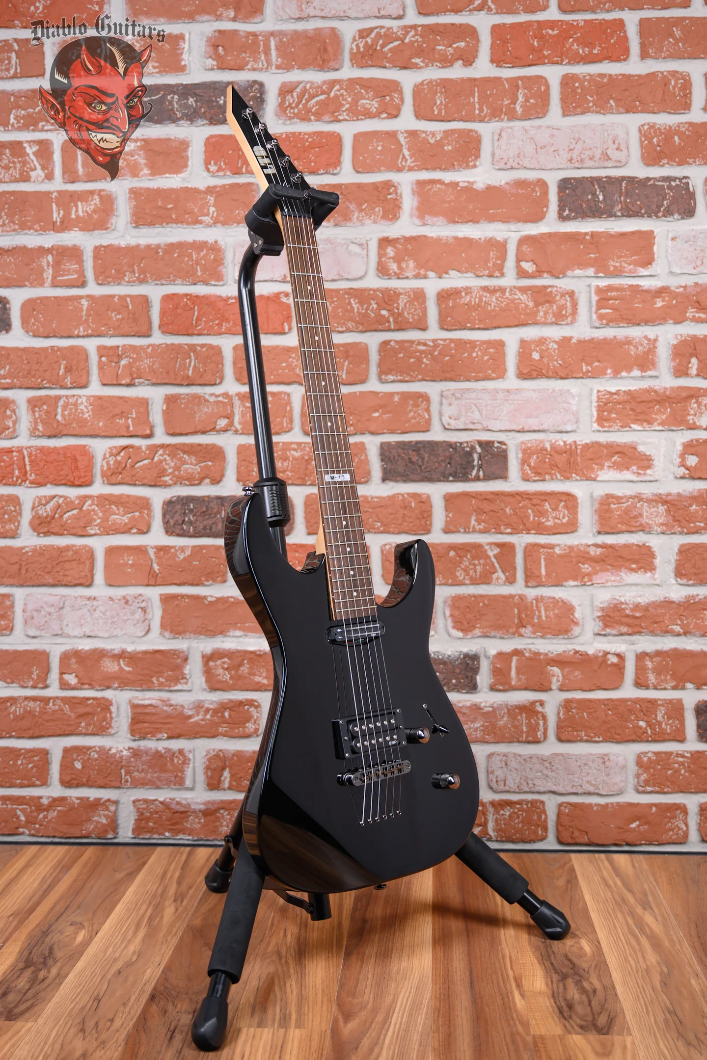 ESP LTD M-15 Gloss Black 2010 w/Hardshell Case