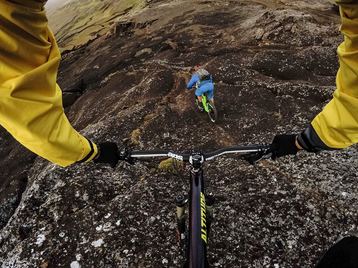 GoPro Surfboard Mounts (All GoPro Cameras) - Official GoPro Mount