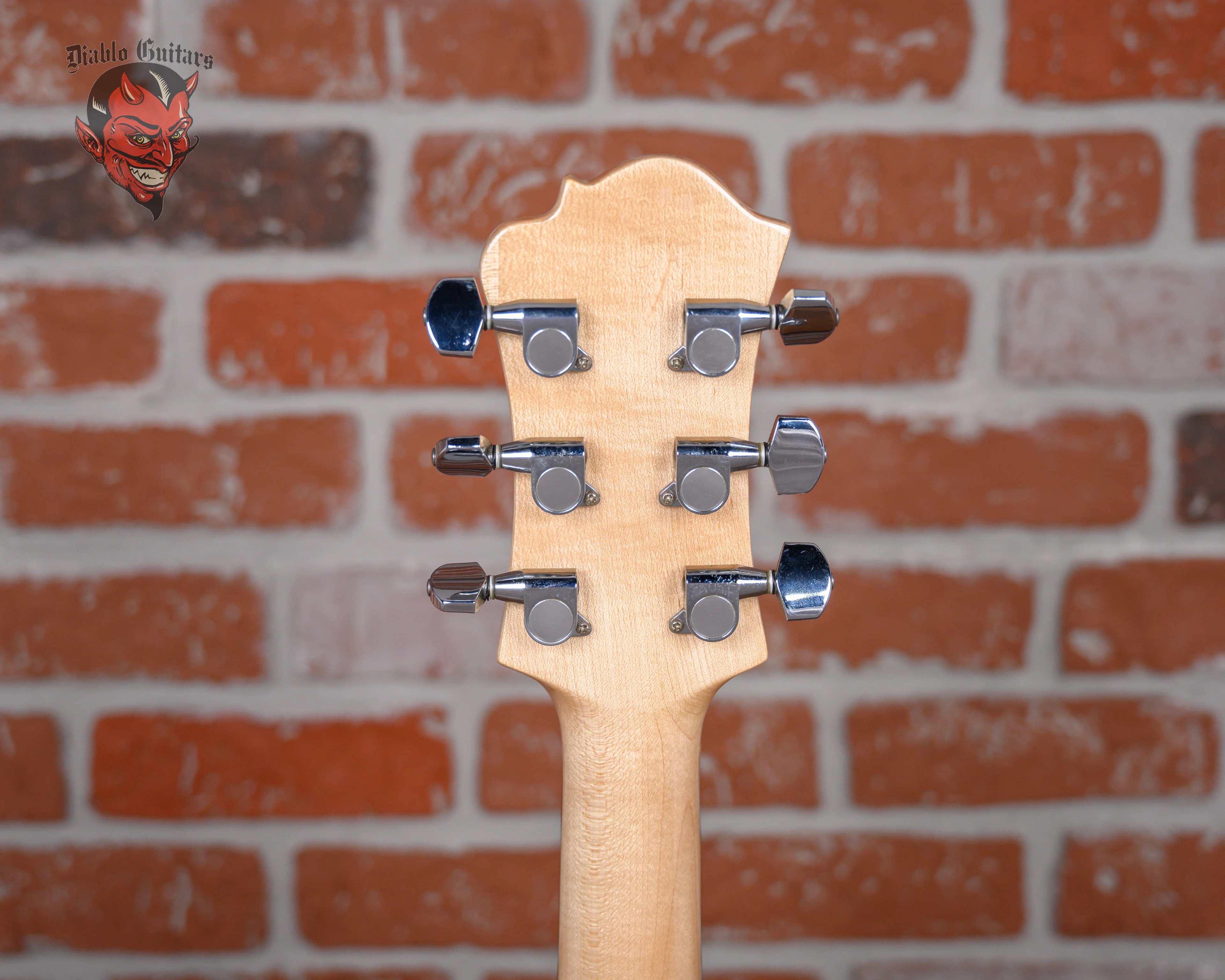 B.C. Rich Eagle Deluxe Natural 1983 w/Hard Shell Case