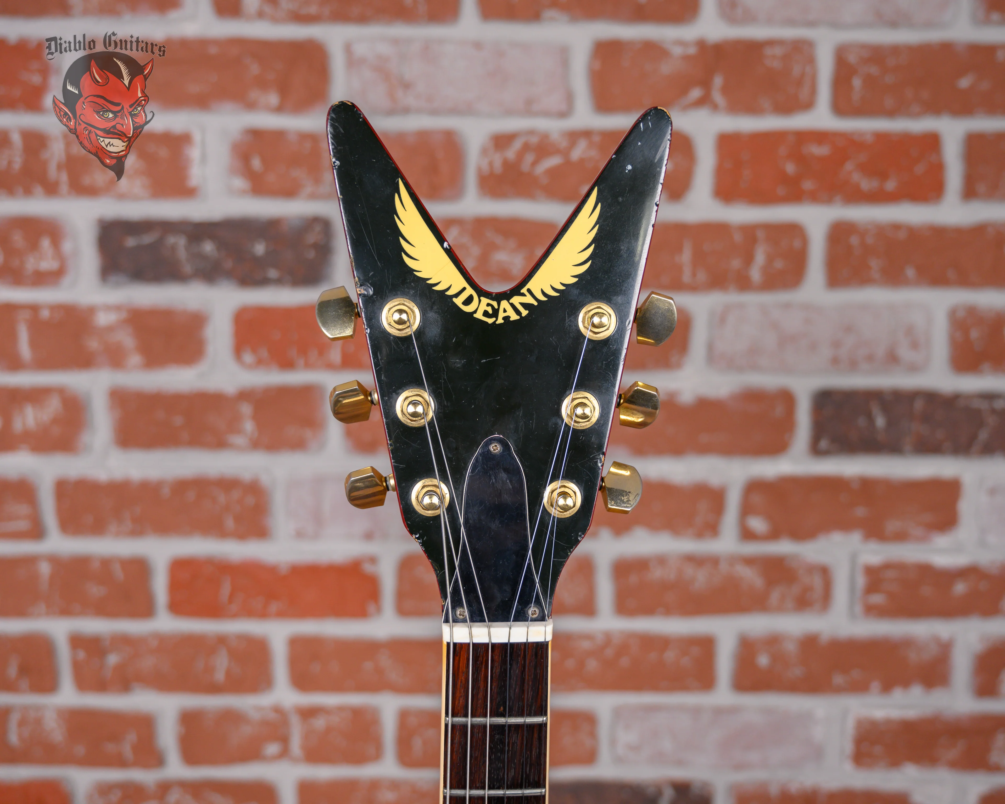 Dean V Cherry 1981 w/Hard Shell Case