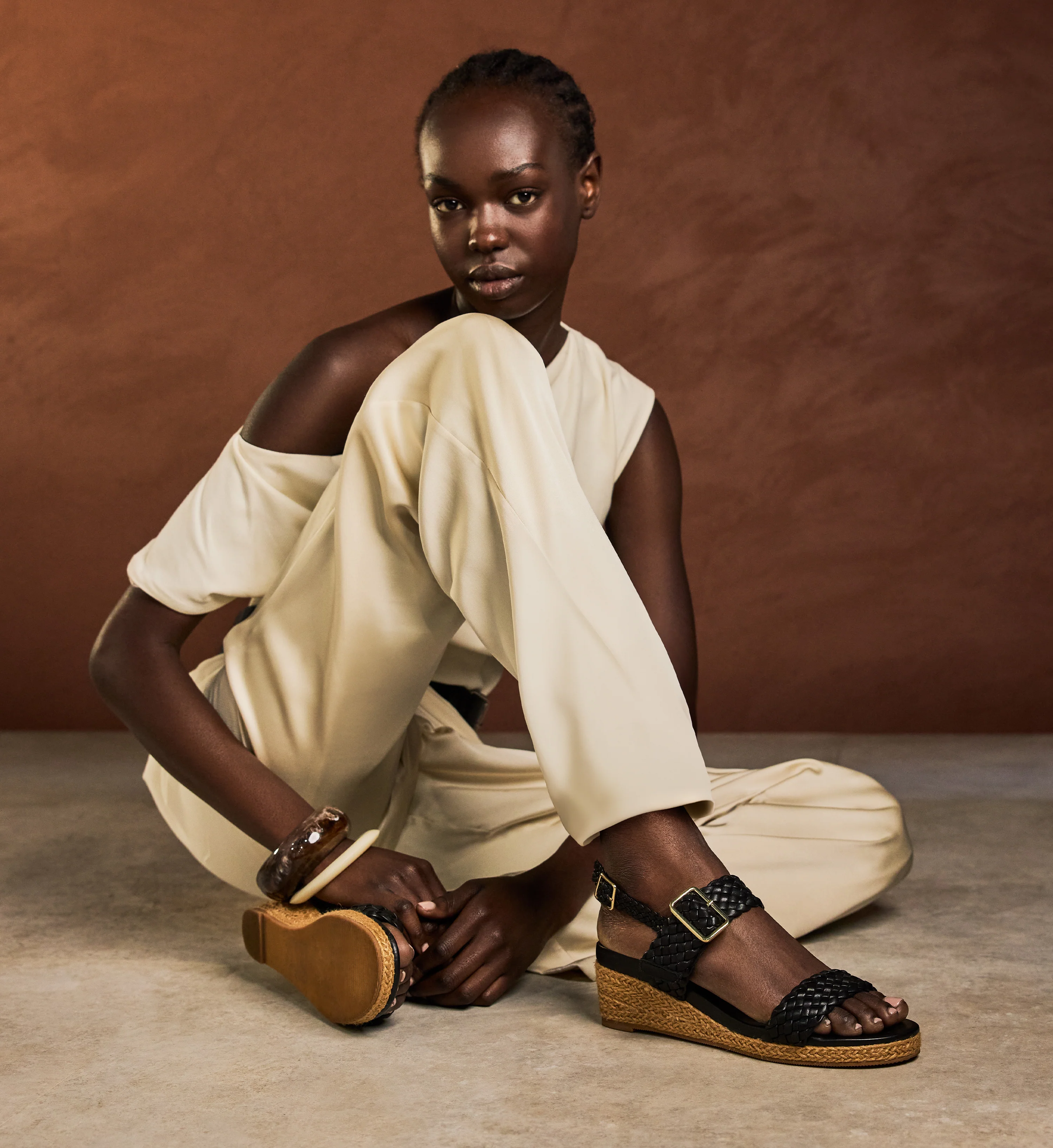 Gallito Black Leather Wedges