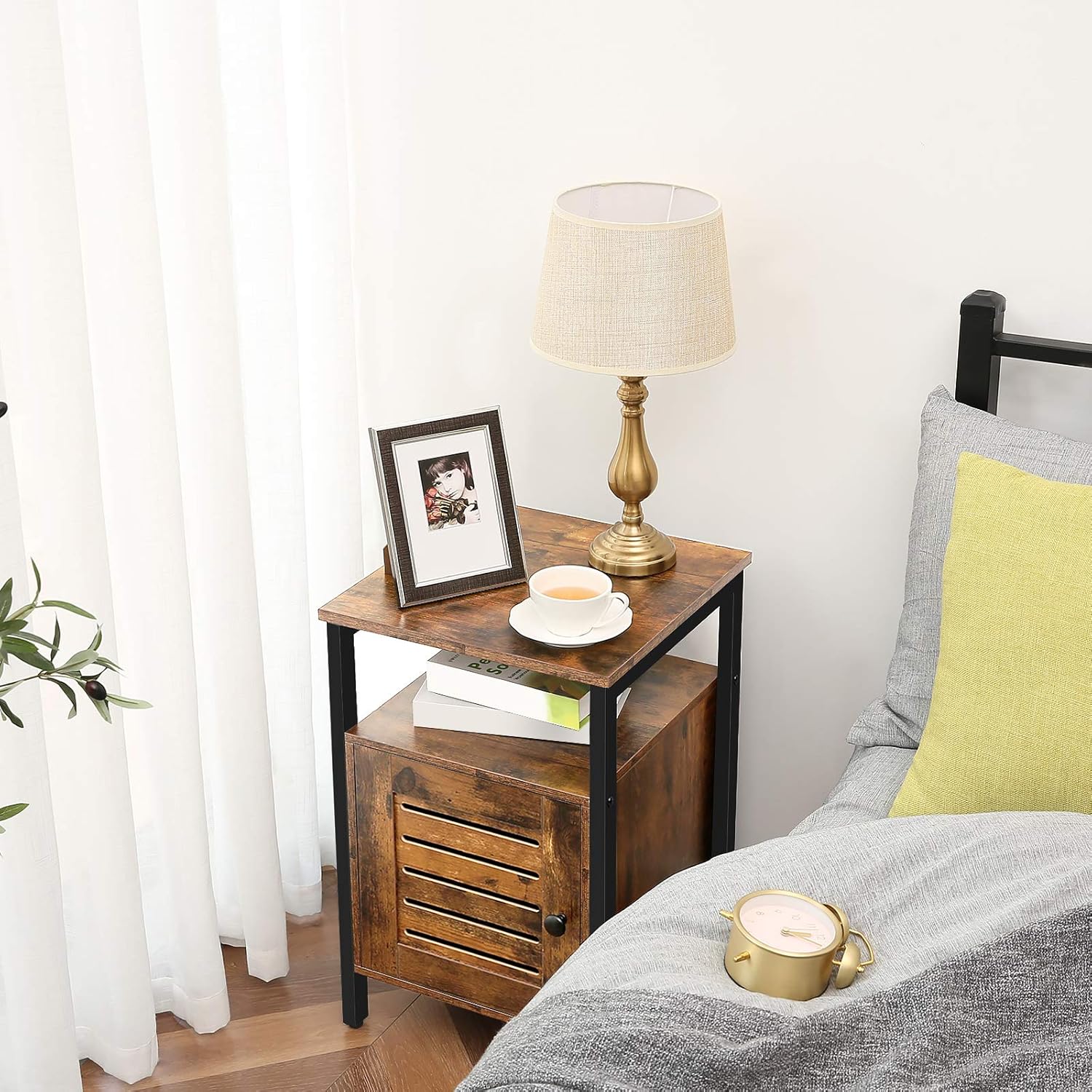 HOOBRO Nightstand Set of 2, Shutter End Table with Switchable Door and Inner Storage, Square Side Table, Wood Accent Industrial Sofa Storage Cabinet in Bedroom, Reception Room, Rustic Brown BF85BZP201